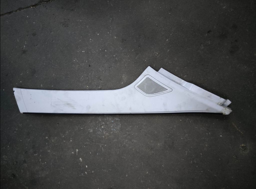 piece_PEUGEOT BOXER  PLASTIQUE INTERRIEUR AVANT DROIT 1308113070