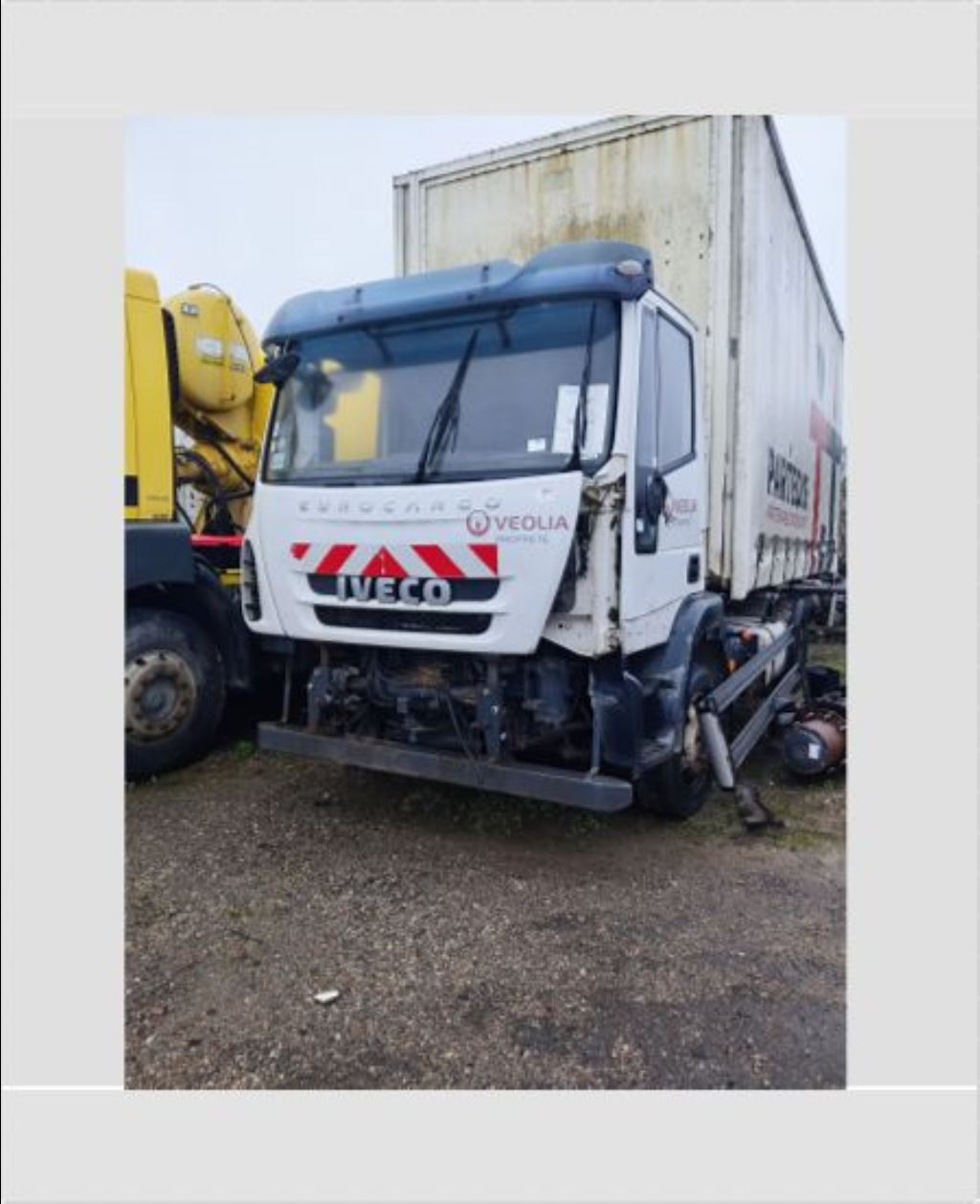 piece_IVECO 120E22 PORTE AVANT DROITE 504232512
