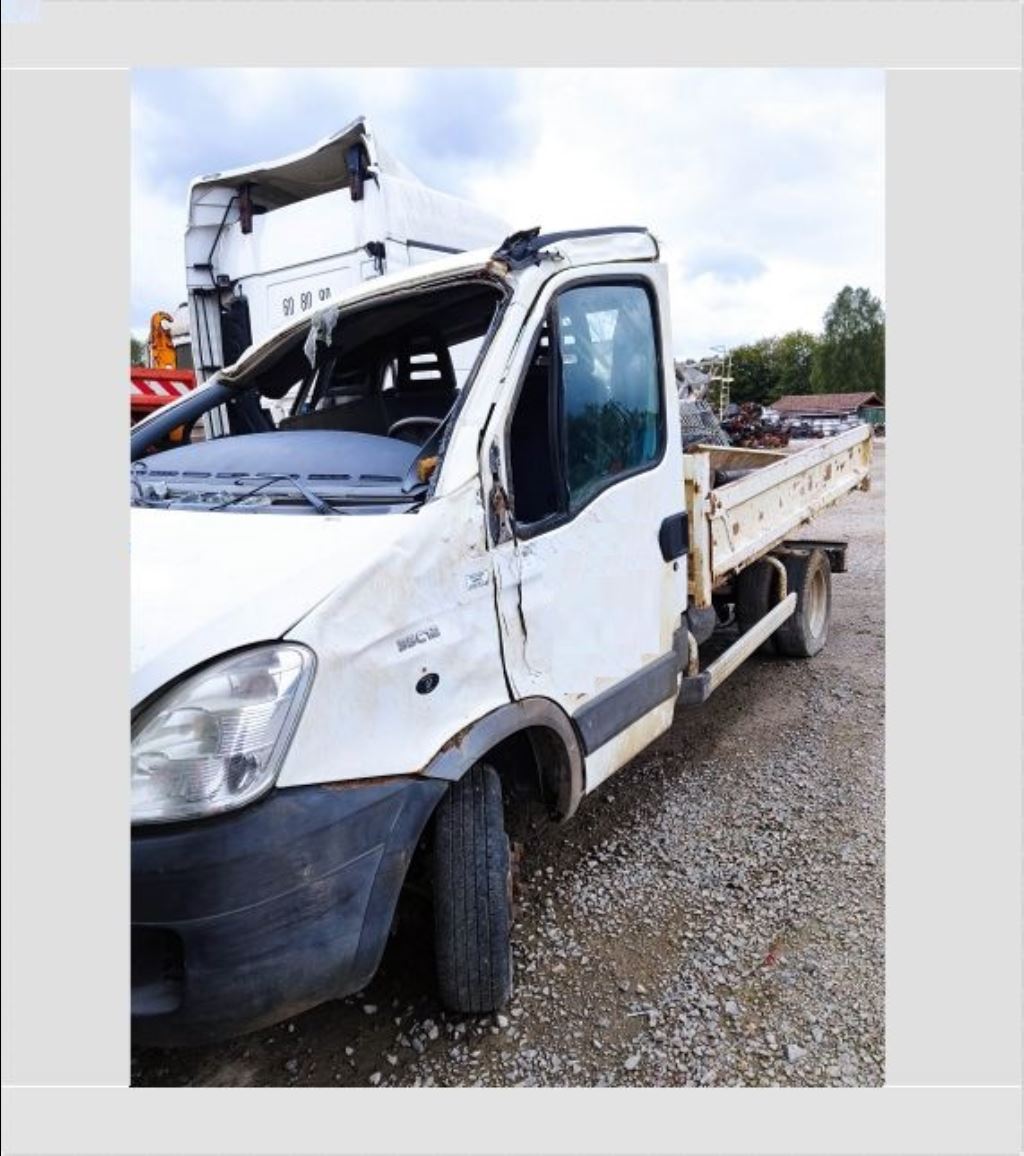 piece_IVECO DAILY 35C12 VASE D'EXPENSION 504045819