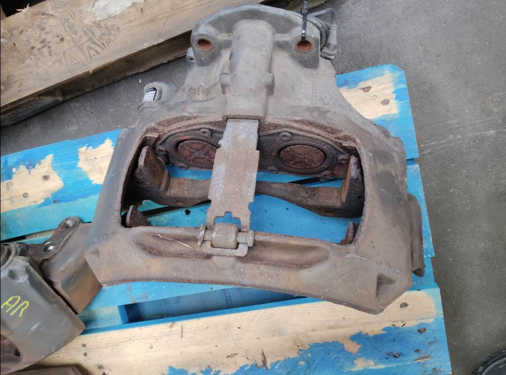 piece_MERCEDES ACTROS ETRIER DE FREIN AVANT DROIT A0054200583