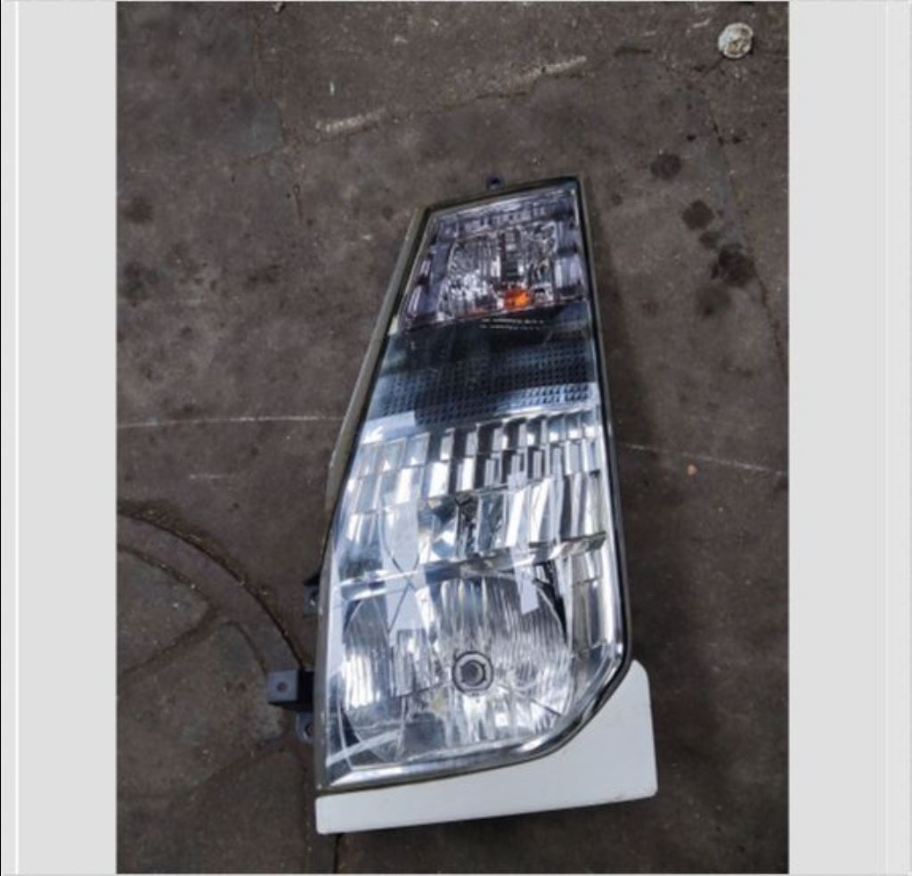 piece_RENAULT MAXITY  PHARE GAUCHE 7485115787
