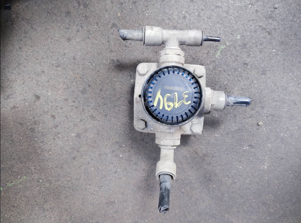 piece_RENAULT MIDLUM  VALVE RELAIS 5010588146