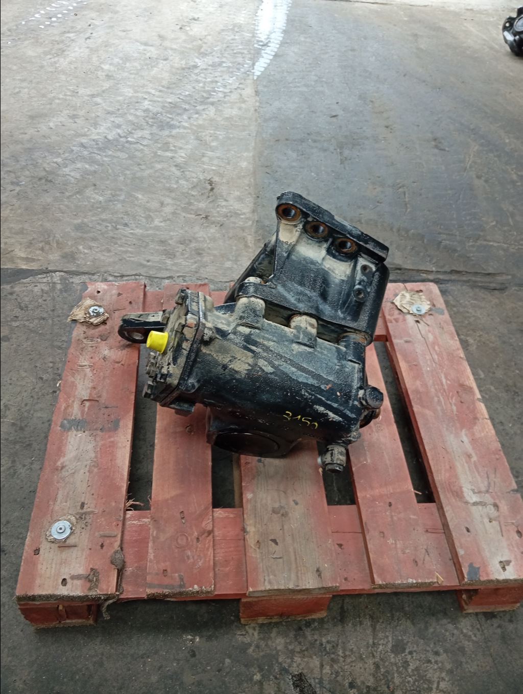 piece_MAN 19.440  BOITIER DE DIRECTION 8098955590