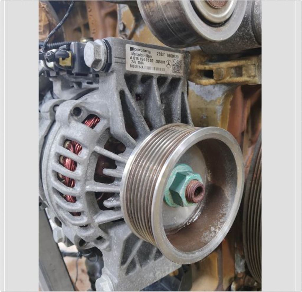 piece_MERCEDES 1833 LS 4X2 F 11 ALTERNATEUR A0151540302