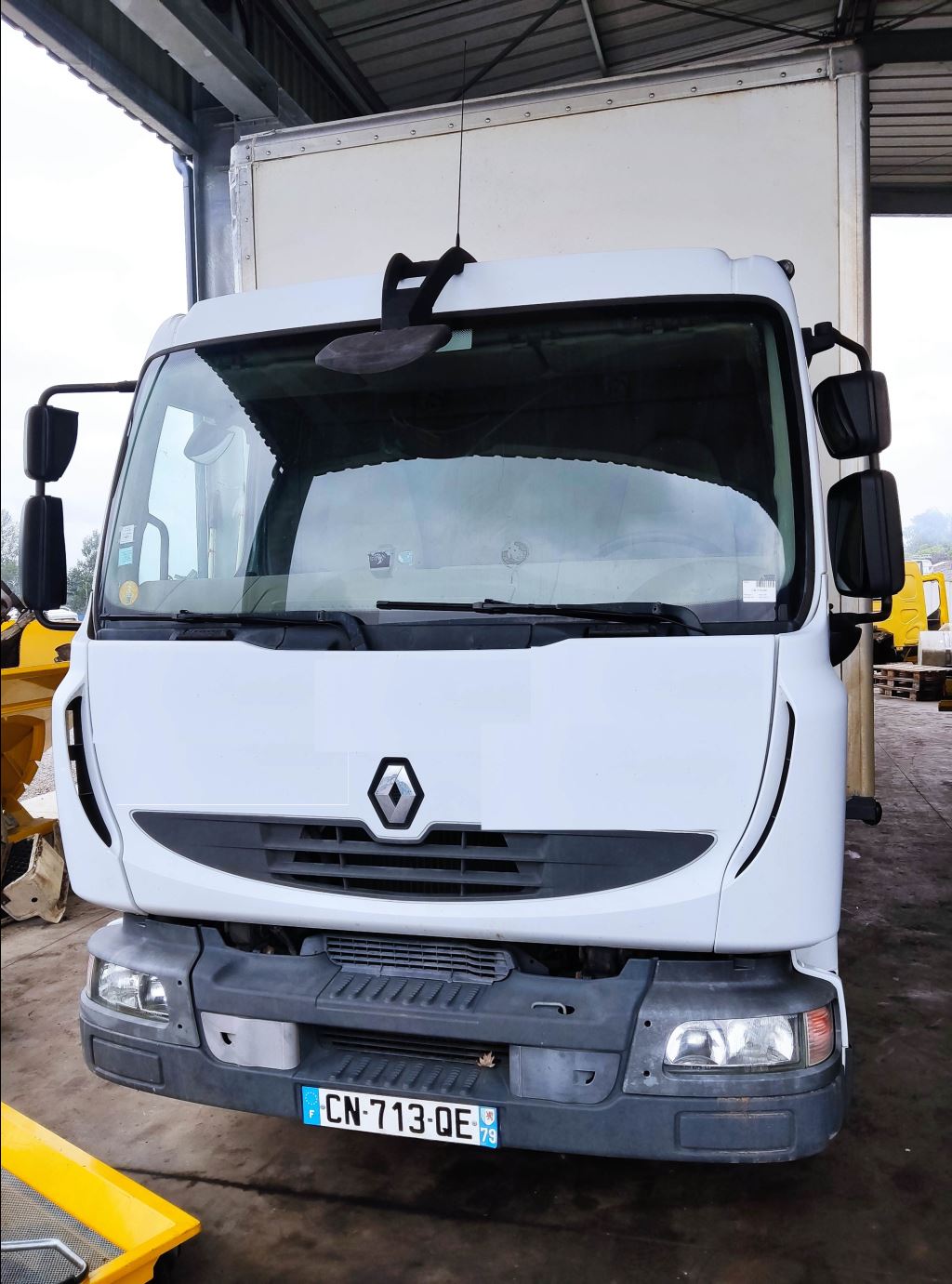 piece_RENAULT MIDLUM  CALANDRE SUPERIEURE 5010578650