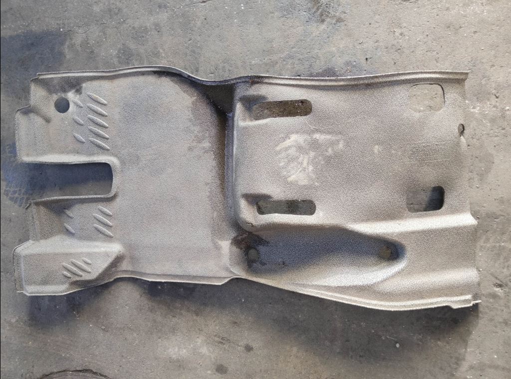 piece_RENAULT PREMIUM TAPIS DE SOL AVANT GAUCHE 7484519171