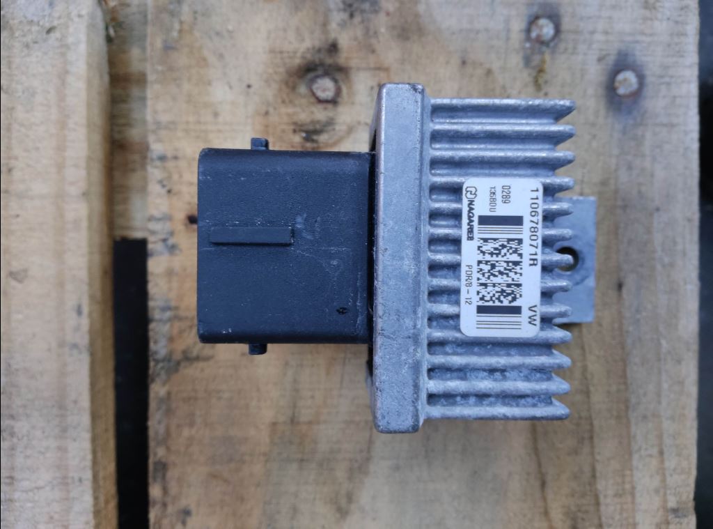 piece_RENAULT MASTER RT  BOITIER PRECHAUFFAGE 110678071R