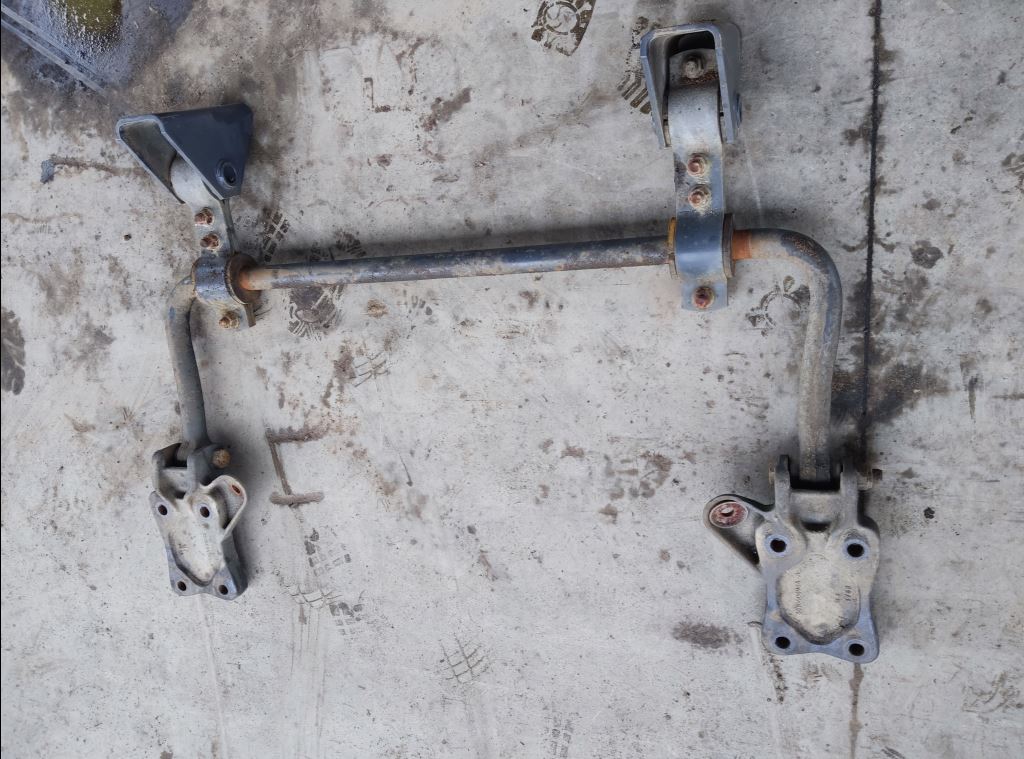 piece_RENAULT MIDLUM  BARRE STABILISATRICE AVANT 5010600015
