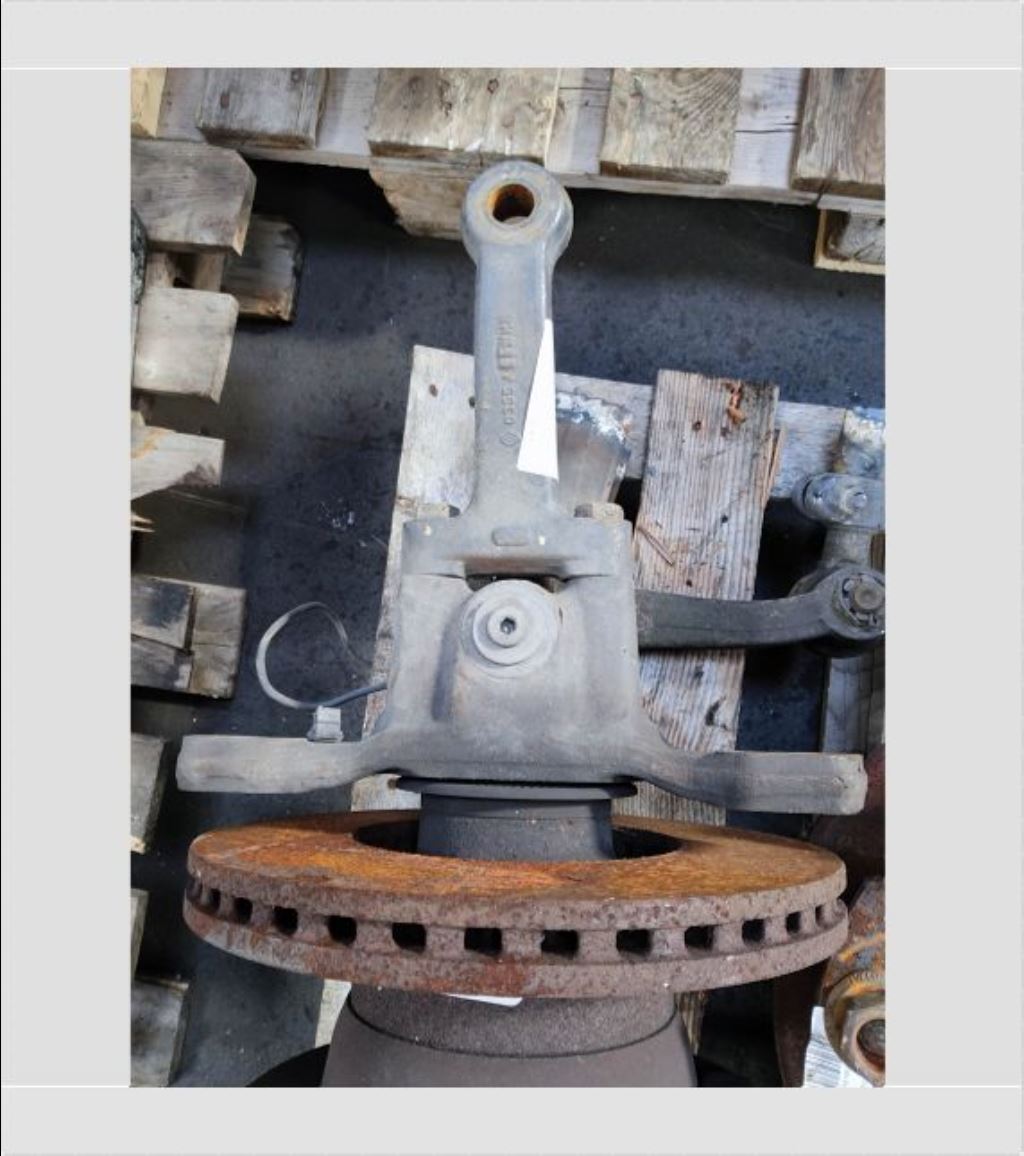 piece_RENAULT MIDLUM  FUSEE AVANT GAUCHE 7422589081