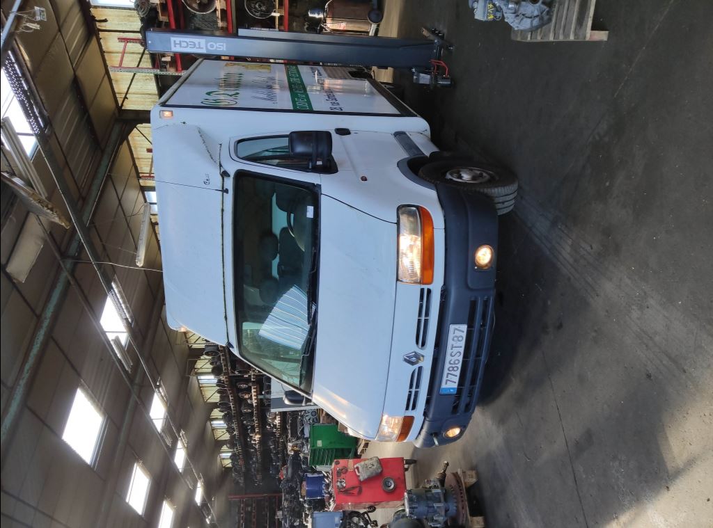 piece_RENAULT MASTER  COMMODO PHARES