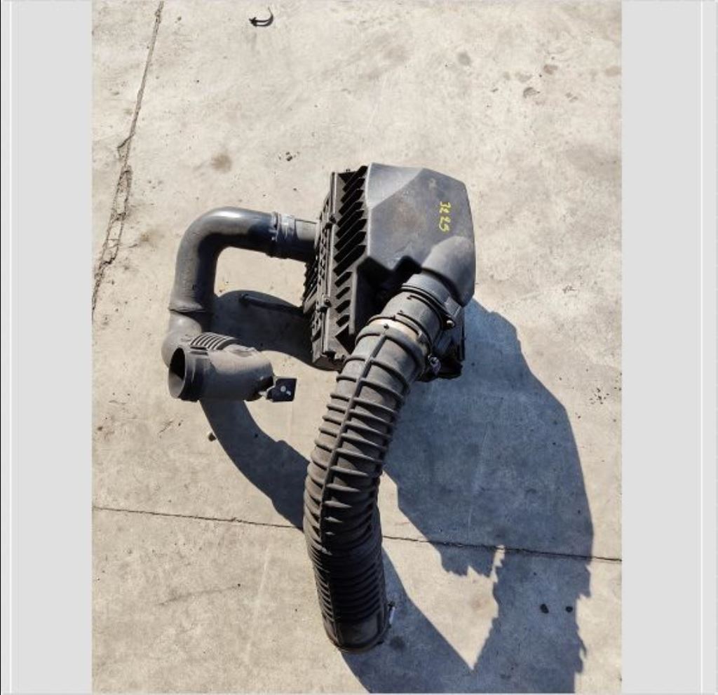 piece_RENAULT MASTER  BOITIER FILTRE A  AIR 165008632R