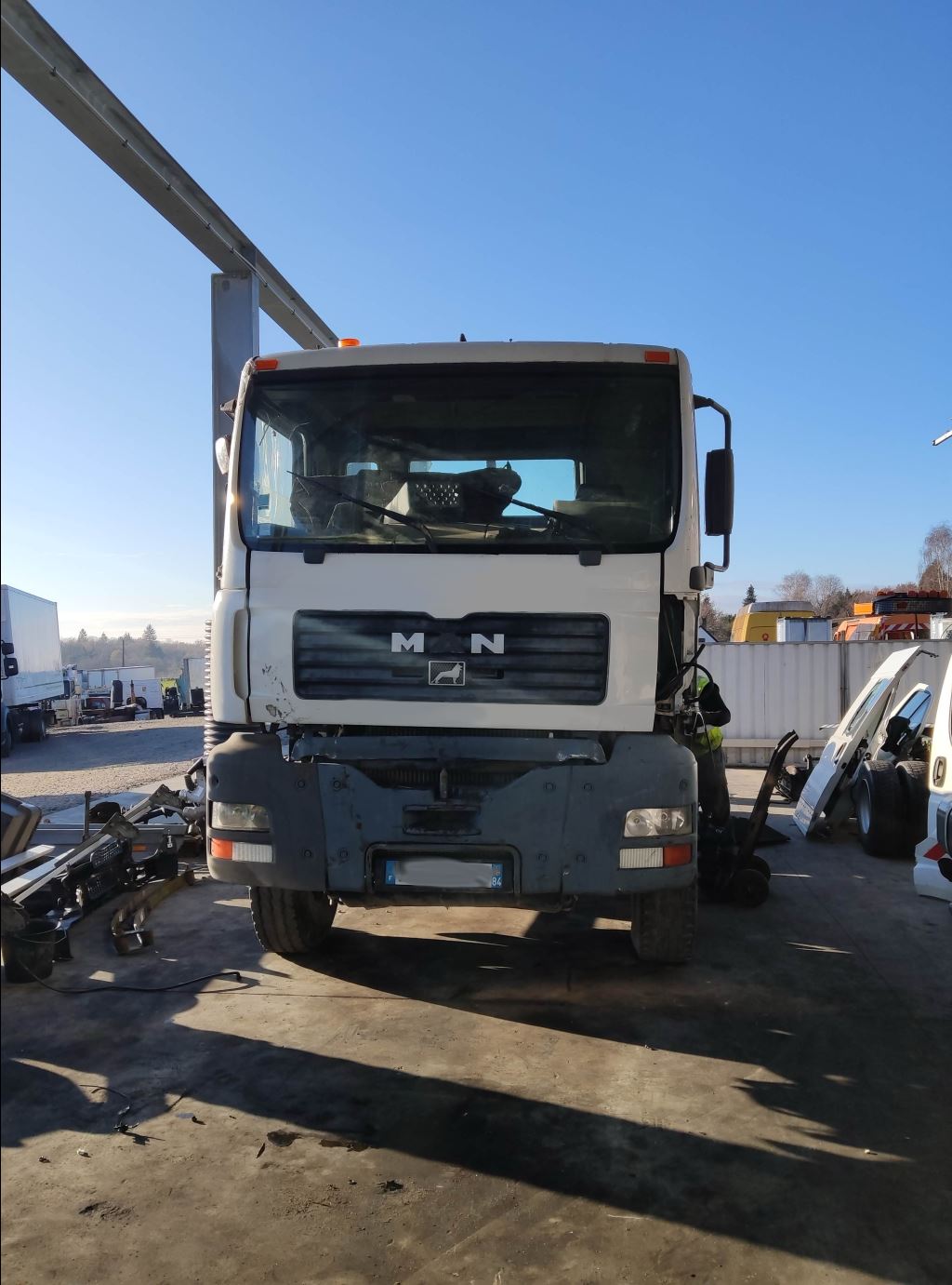 piece_MAN 26.363  ETRIER DE FREIN AVANT DROIT 81.50804-6312