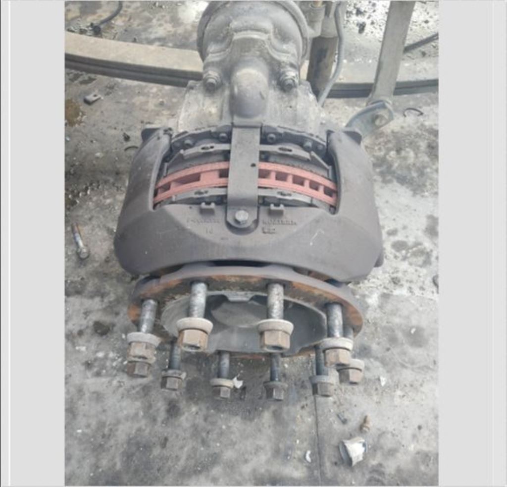 piece_RENAULT PREMIUM  MOYEU AVANT DROIT 7485114470