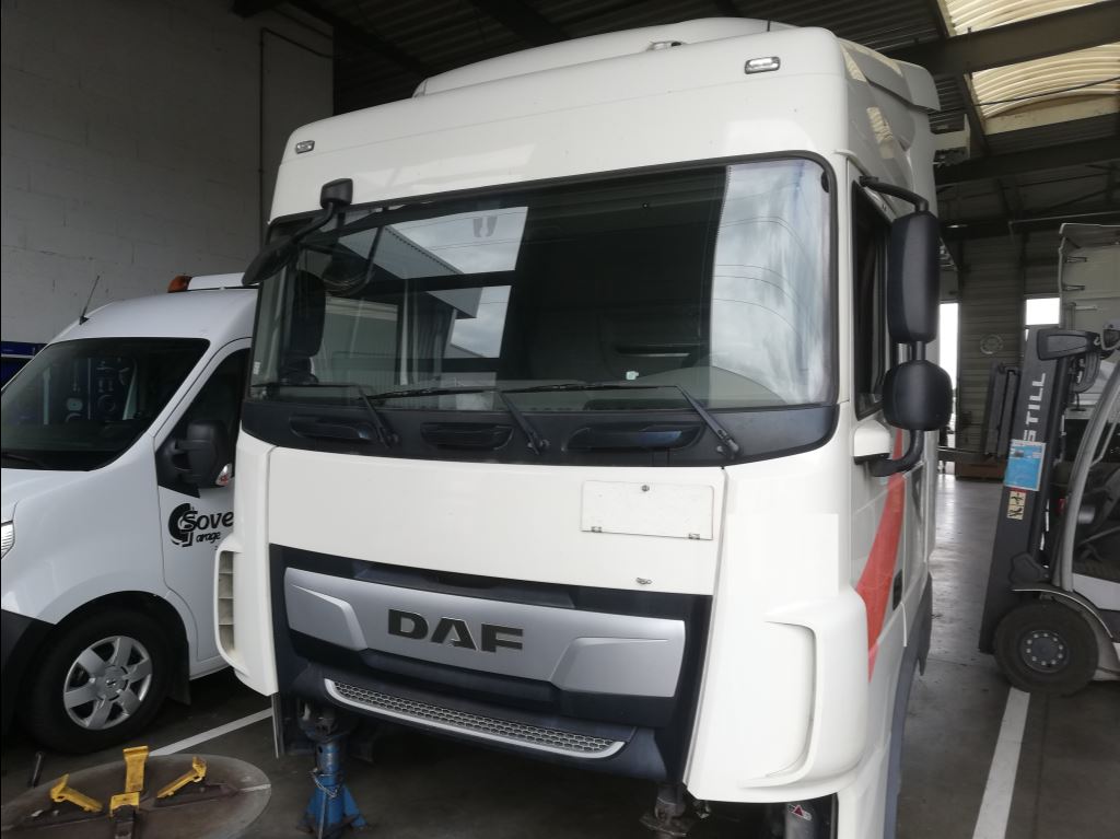 piece_DAF XF480 BARRE DE REACTION SUR PONT ARRIERE 2141264