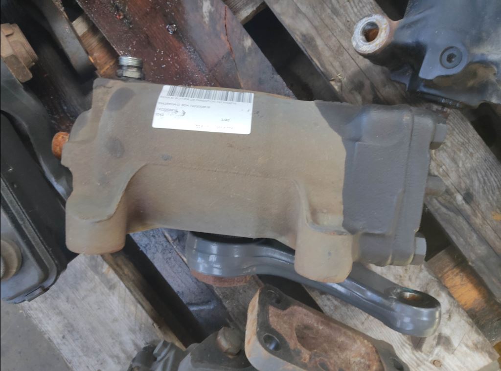 piece_RENAULT D  BOITIER DE DIRECTION 7422054816