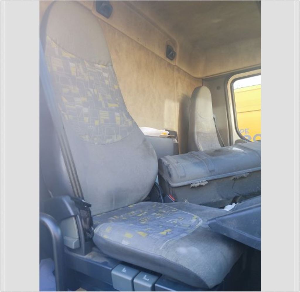 piece_RENAULT MIDLUM  SIEGE AVANT DROIT