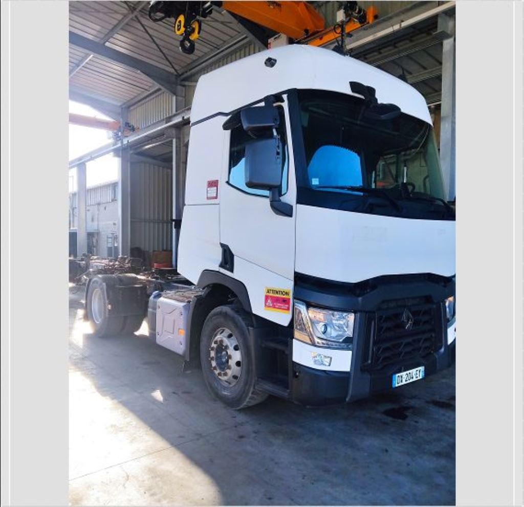 piece_RENAULT T 460  DEMI AILE ARRIERE AVANT DROITE