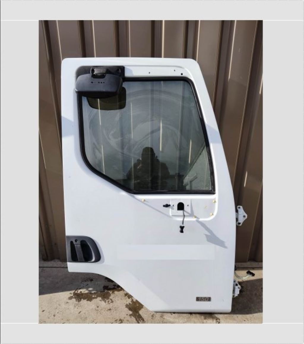 piece_RENAULT MID PORTE AVANT DROITE 5600464824