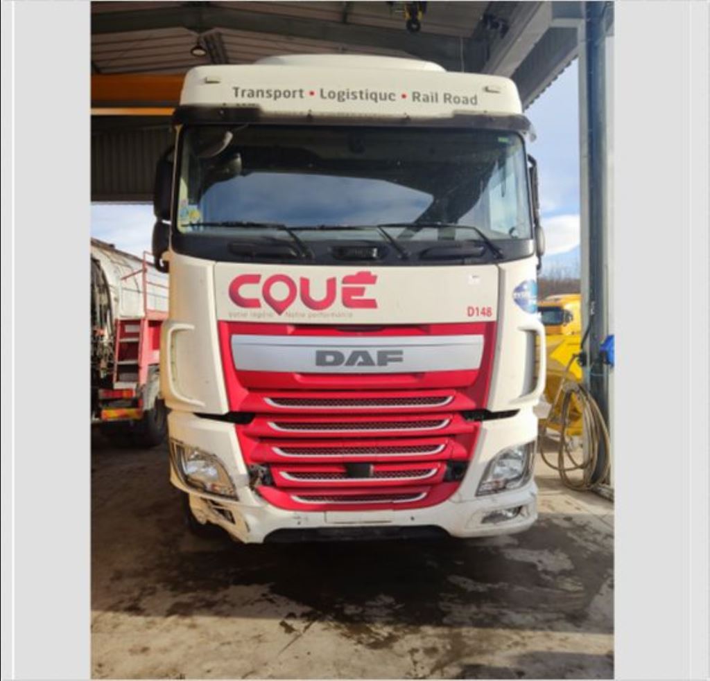 piece_DAF XF460  DEFLECTEUR AVANT DROIT 2114705