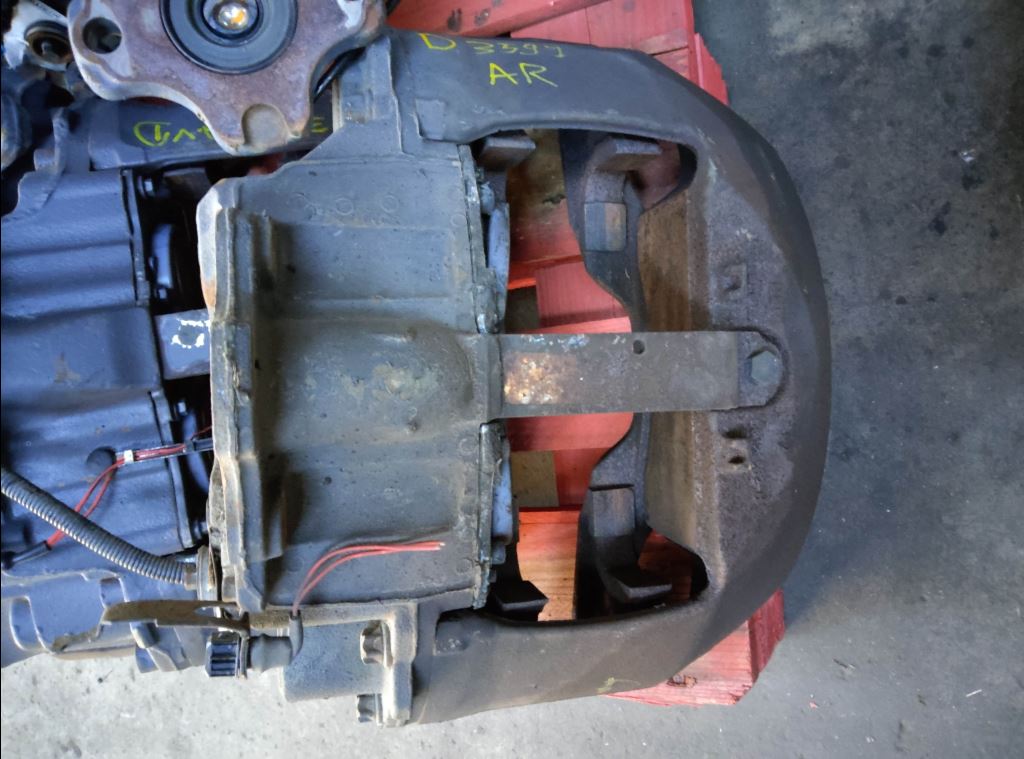 piece_RENAULT PREMIUM  ETRIER DE FREIN ARRIERE DROIT 7485013017